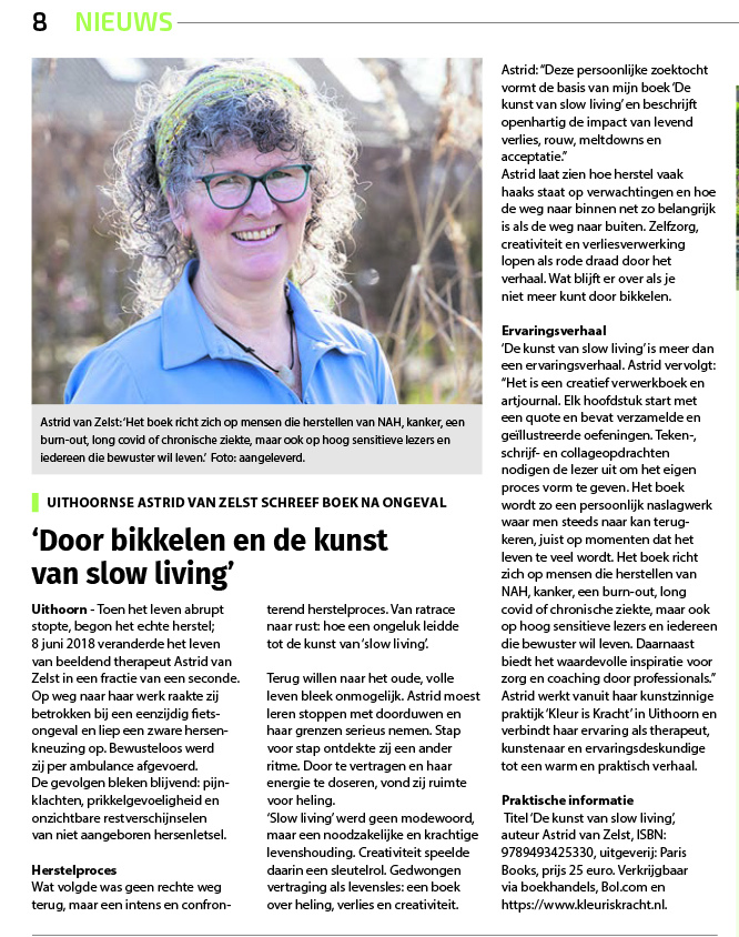 krantenartikel over boeklancering Astrid van Zelst met hoge resolutie foto van Foto van Dana
